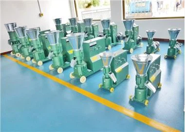 Stroj za proizvodnju hrane za perad